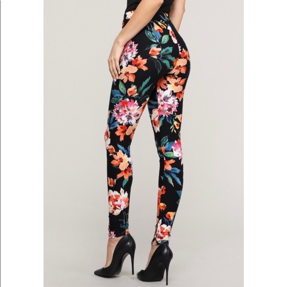 Last Pair! Floral Print Leggings! - Picture 4 of 5